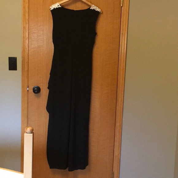 Maxi gown. Black and lace beautiful dress. - Picture 6 of 6